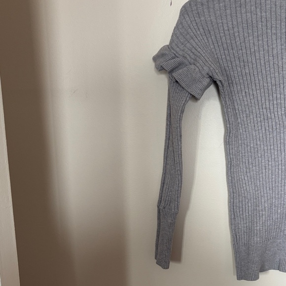 Gray Ribbed Knit Sweater - Picture 4 of 4